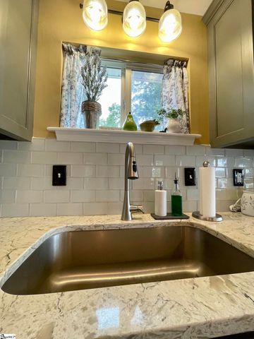 155 Lakeview Drive, Inman, SC 29349
