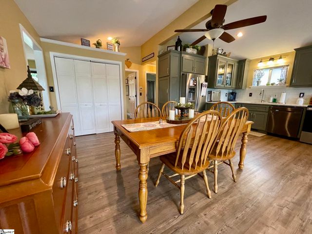 155 Lakeview Drive, Inman, SC 29349