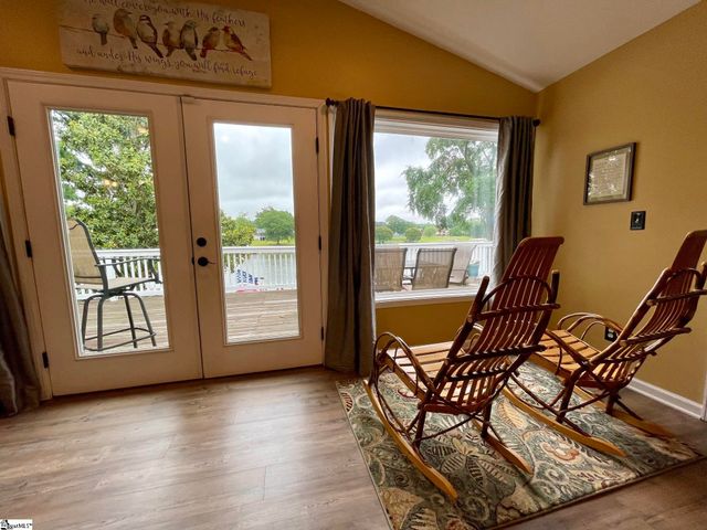 155 Lakeview Drive, Inman, SC 29349