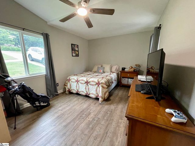 155 Lakeview Drive, Inman, SC 29349
