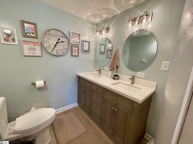 155 Lakeview Drive, Inman, SC 29349