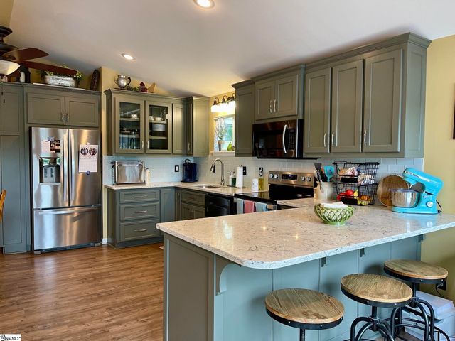 155 Lakeview Drive, Inman, SC 29349