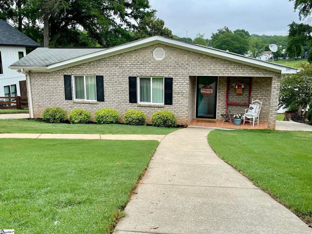 155 Lakeview Drive, Inman, SC 29349