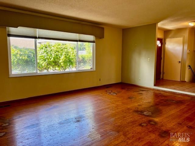 638 E Fleming Ave E, Vallejo, CA 94591