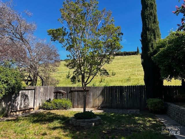 638 E Fleming Ave E, Vallejo, CA 94591