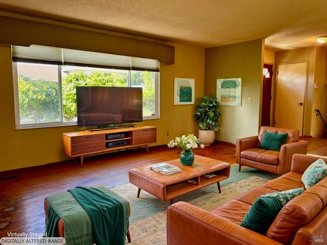 638 E Fleming Ave E, Vallejo, CA 94591