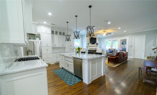 6030 Belmont Avenue, Dallas, TX 75206