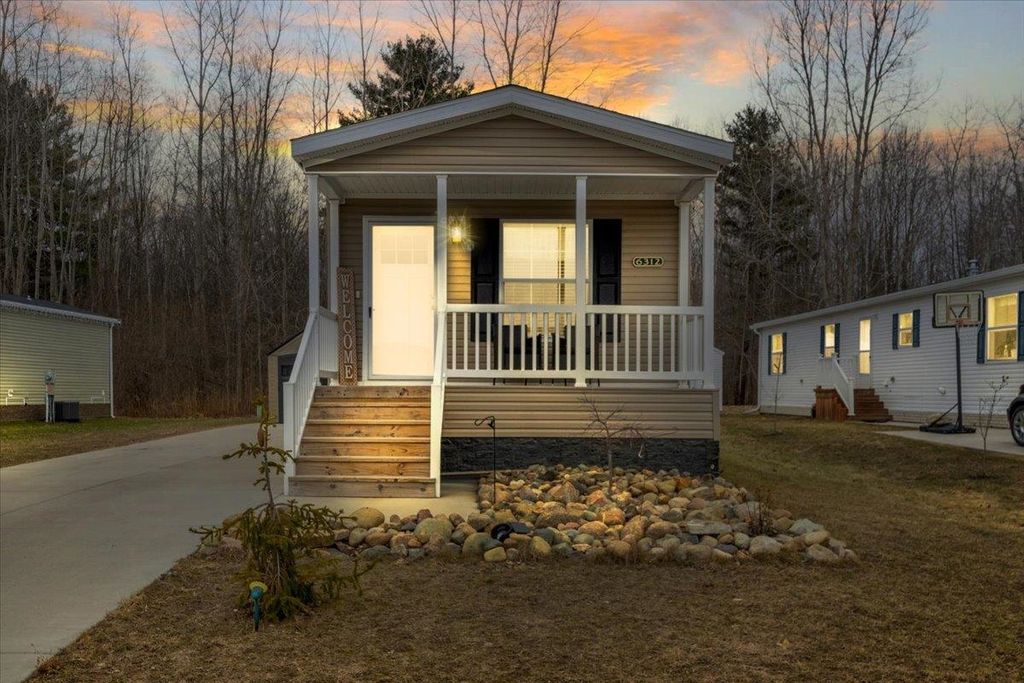 6312 Square Lake Drive, Kimball Twp, MI 48074