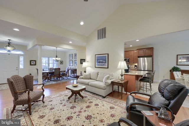 865 MEADOW CT, York, PA 17402