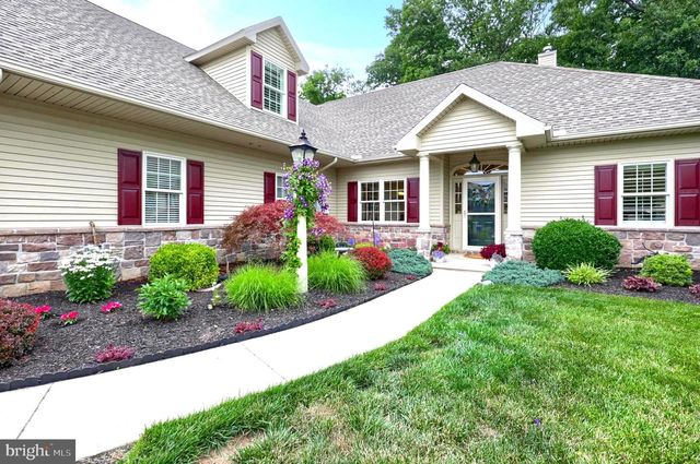 865 MEADOW CT, York, PA 17402