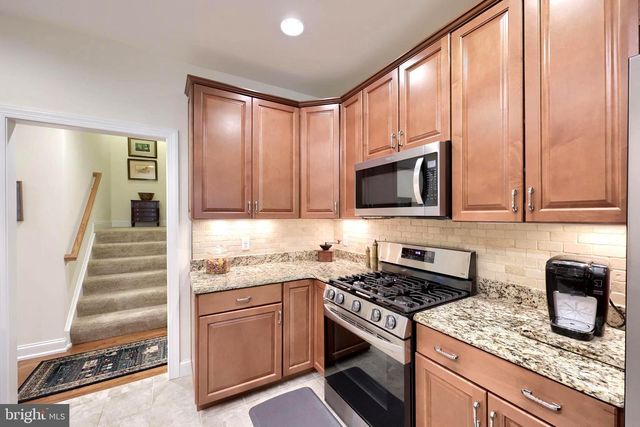 865 MEADOW CT, York, PA 17402