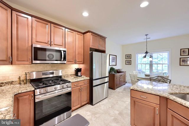 865 MEADOW CT, York, PA 17402