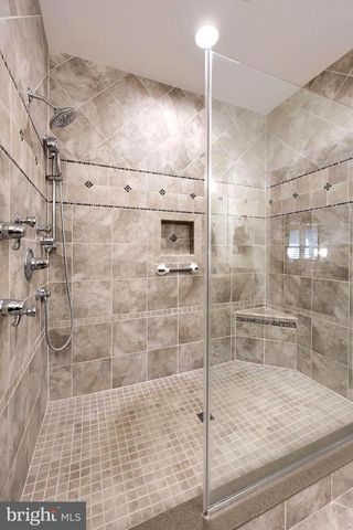 865 MEADOW CT, York, PA 17402