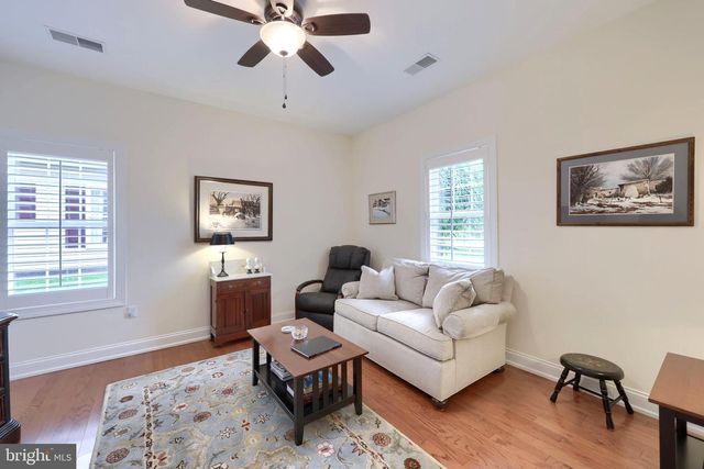 865 MEADOW CT, York, PA 17402