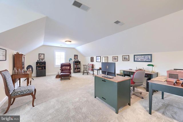 865 MEADOW CT, York, PA 17402