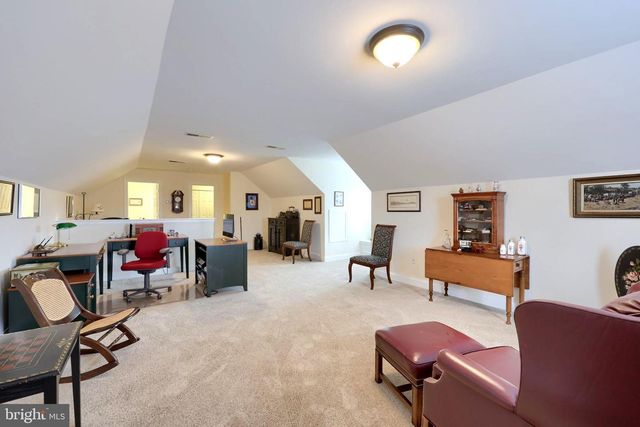 865 MEADOW CT, York, PA 17402