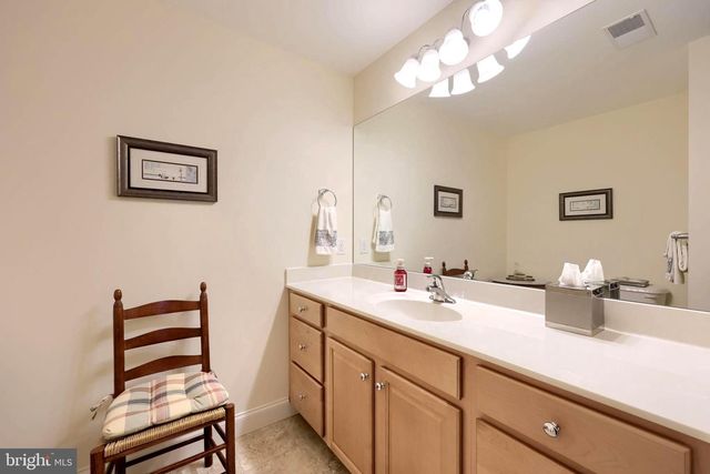 865 MEADOW CT, York, PA 17402