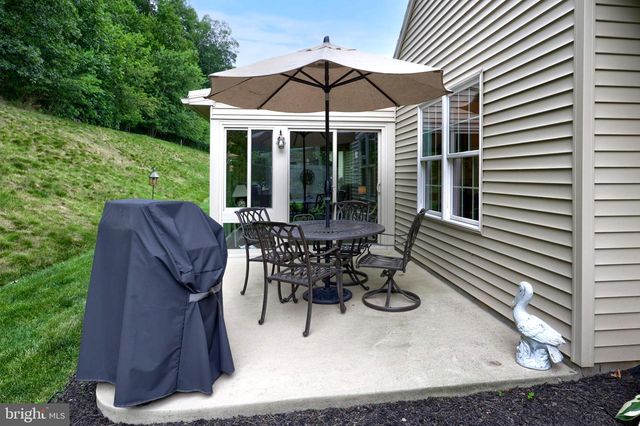 865 MEADOW CT, York, PA 17402