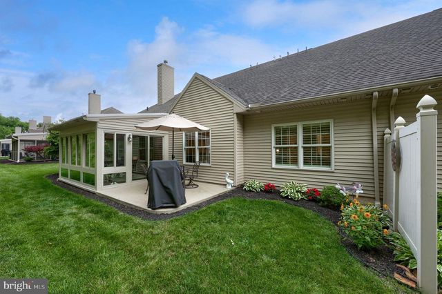 865 MEADOW CT, York, PA 17402