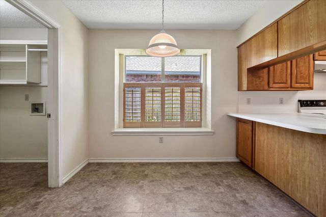 2250 Arbor Creek Drive, Carrollton, TX 75010