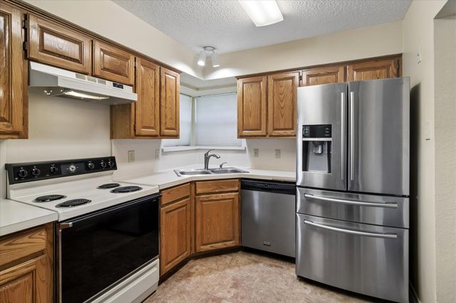 2250 Arbor Creek Drive, Carrollton, TX 75010