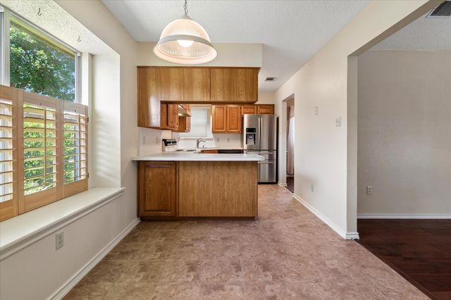 2250 Arbor Creek Drive, Carrollton, TX 75010