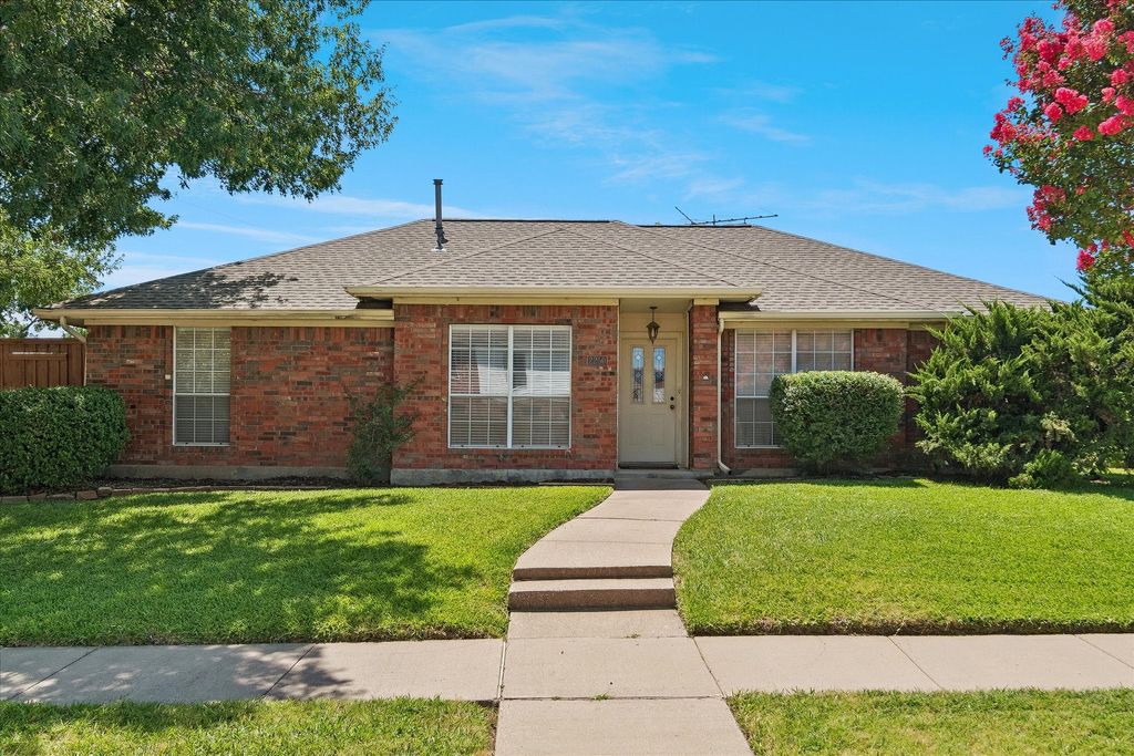 2250 Arbor Creek Drive, Carrollton, TX 75010