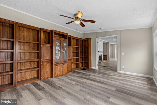 77 DAISY LN, Dover, PA 17315