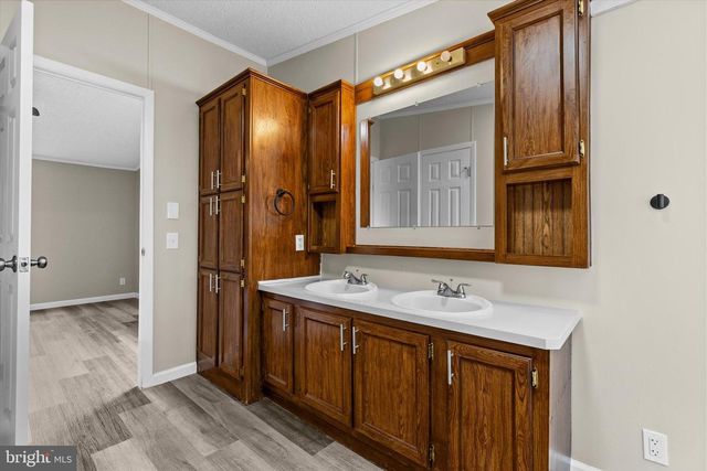 77 DAISY LN, Dover, PA 17315