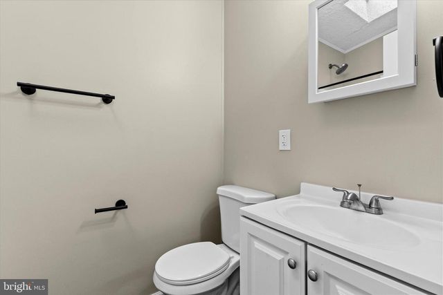 77 DAISY LN, Dover, PA 17315