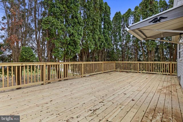 77 DAISY LN, Dover, PA 17315