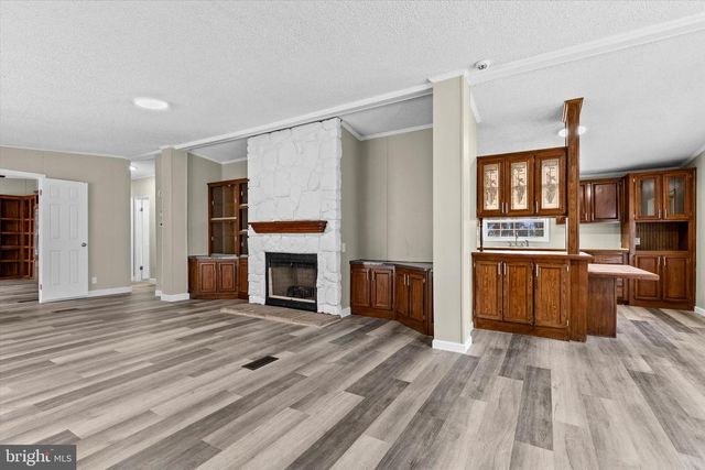 77 DAISY LN, Dover, PA 17315