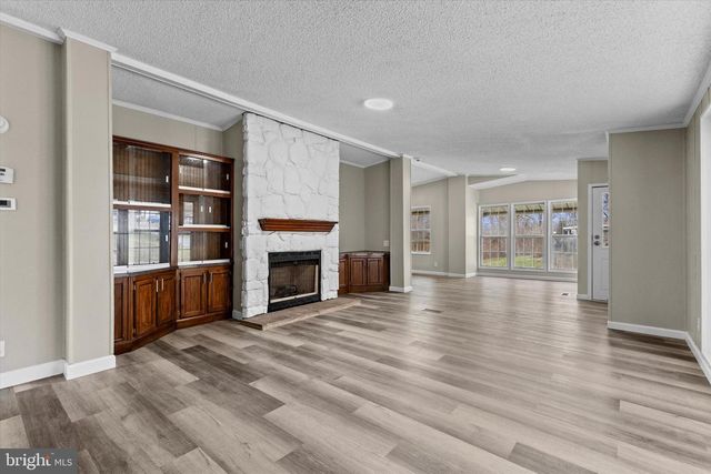 77 DAISY LN, Dover, PA 17315