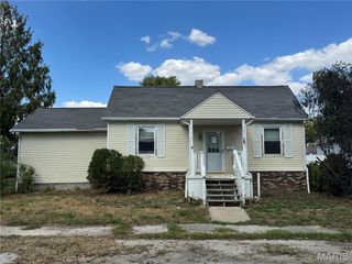 309 W 3rd South Street, Mount Olive, IL 62069