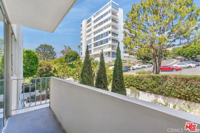 17368 W Sunset 203A, Pacific Palisades, CA 90272