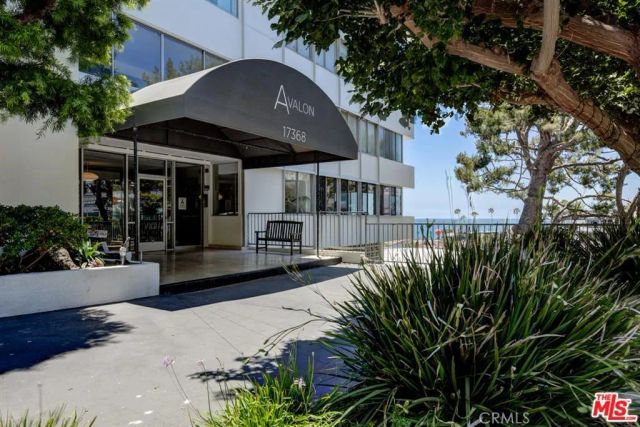 17368 W Sunset 203A, Pacific Palisades, CA 90272