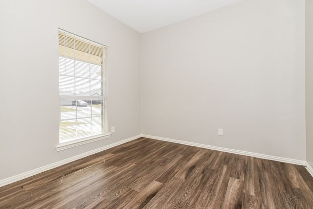 1821 Ridgecrest Drive, Terrell, TX 75160