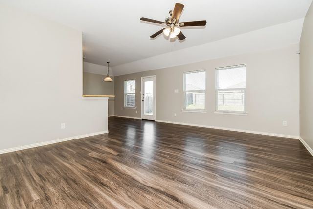 1821 Ridgecrest Drive, Terrell, TX 75160