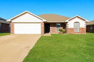 1821 Ridgecrest Drive, Terrell, TX 75160