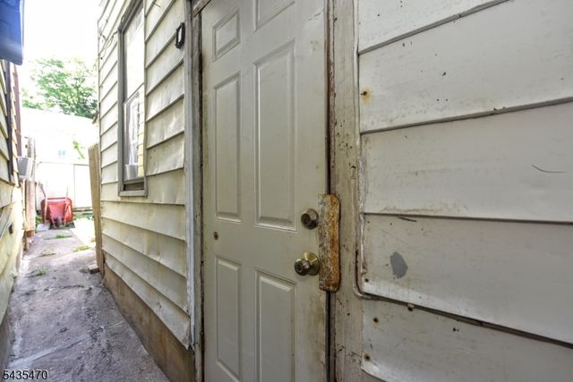 70 Newark Ave, Paterson City, NJ 07503