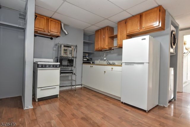 70 Newark Ave, Paterson City, NJ 07503