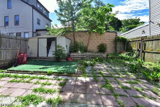 70 Newark Ave, Paterson City, NJ 07503