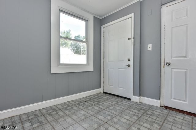 70 Newark Ave, Paterson City, NJ 07503