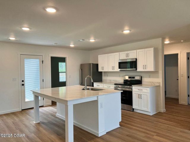 201 Eagle Edge Drive, Duenweg, MO 64841