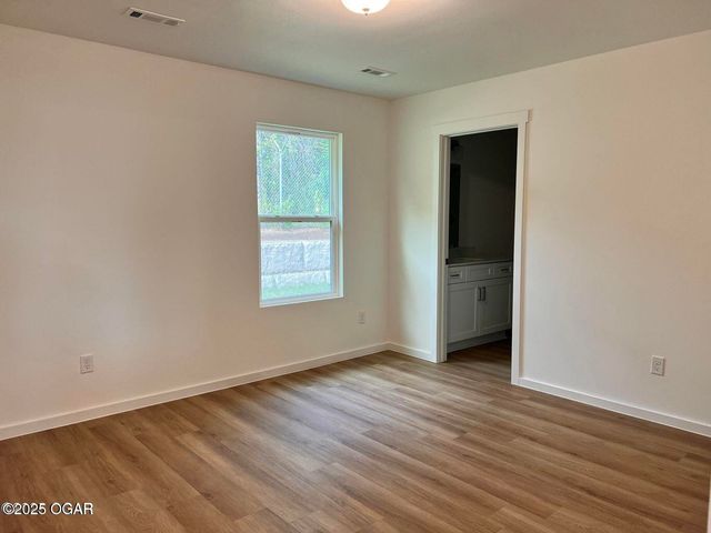 201 Eagle Edge Drive, Duenweg, MO 64841