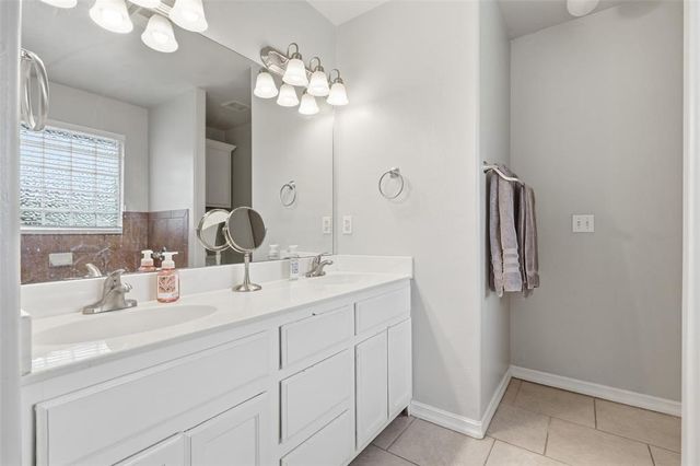 6933 Springer Run, Edmond, OK 73012
