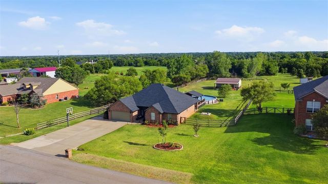 6933 Springer Run, Edmond, OK 73012