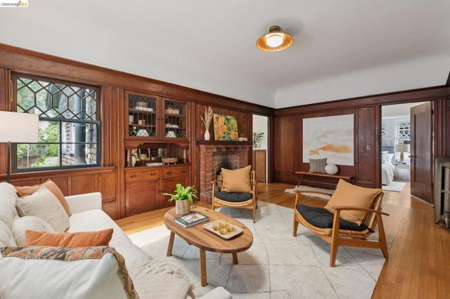 2121 Carleton St, Berkeley, CA 94704