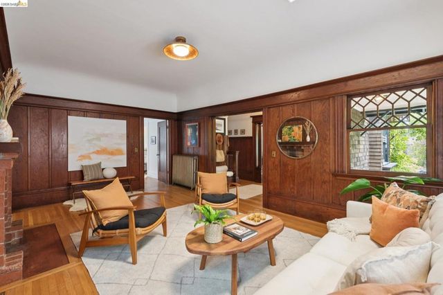 2121 Carleton St, Berkeley, CA 94704