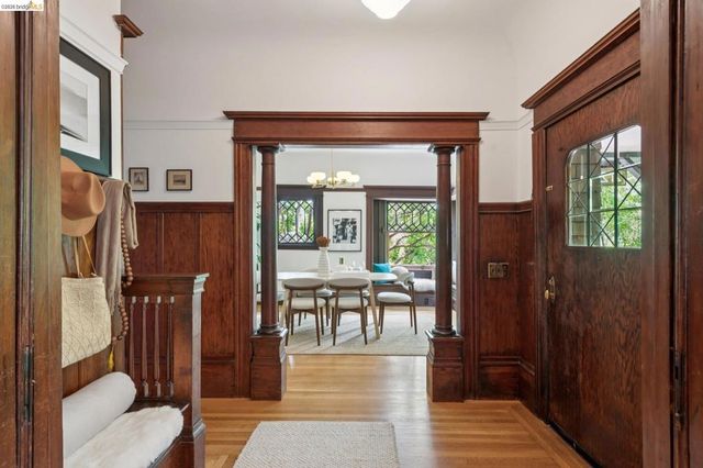 2121 Carleton St, Berkeley, CA 94704